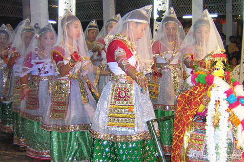    TRIPURA DANCERS